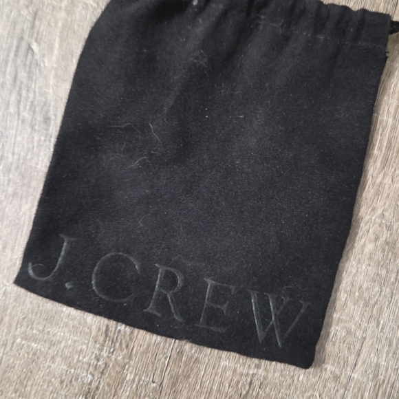 Elegant Silver Crystal Stud Earrings - Picture 3 of 3